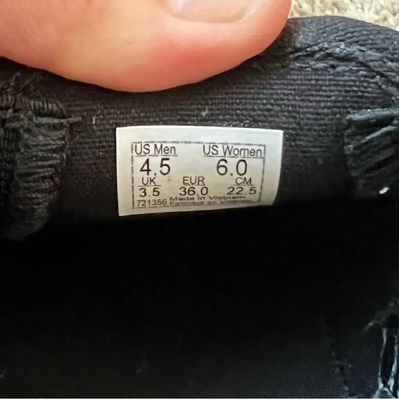 Vans Classic Slip-On Perf Leather Shoe in Black Size 6.0 - Picture 10 of 11